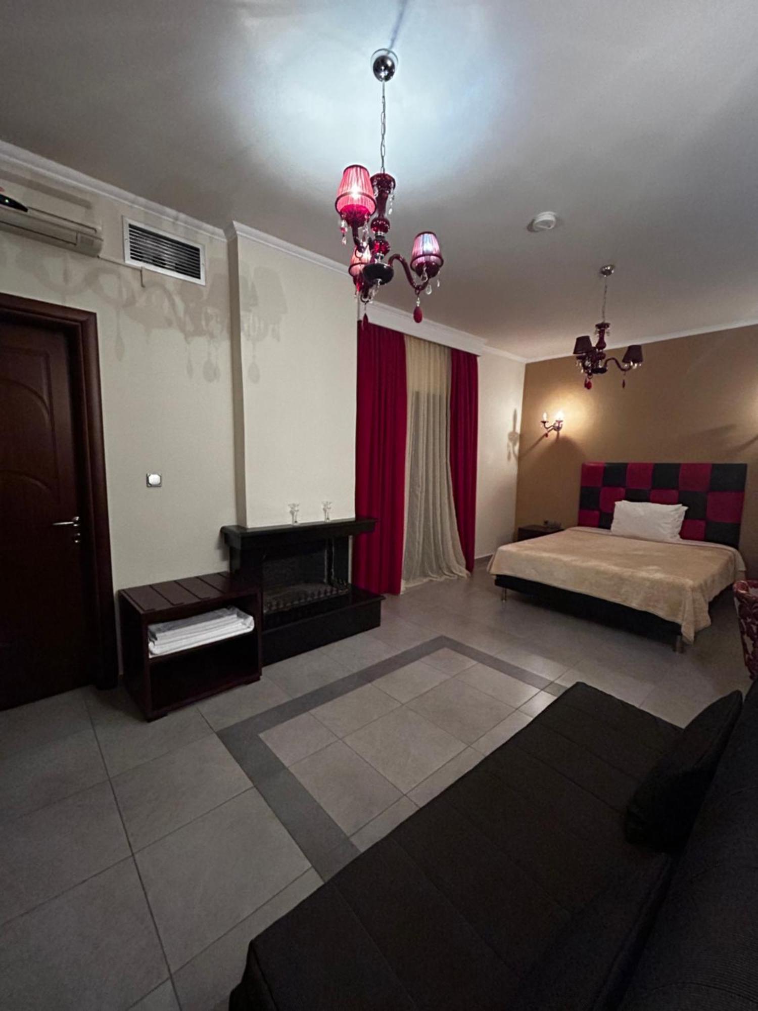 סימוולי Faraggi Hotel מראה חיצוני תמונה