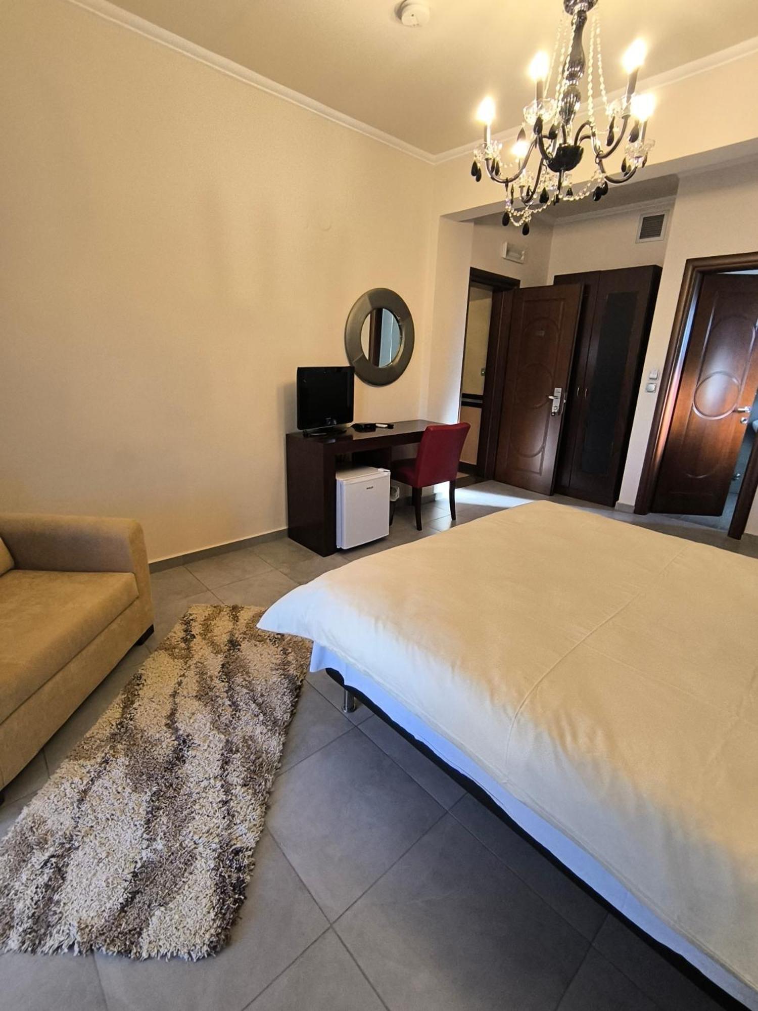 סימוולי Faraggi Hotel מראה חיצוני תמונה