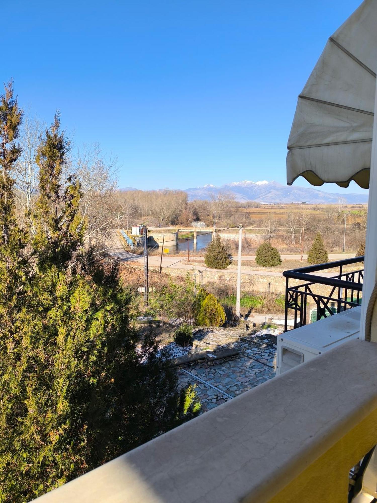 סימוולי Faraggi Hotel מראה חיצוני תמונה