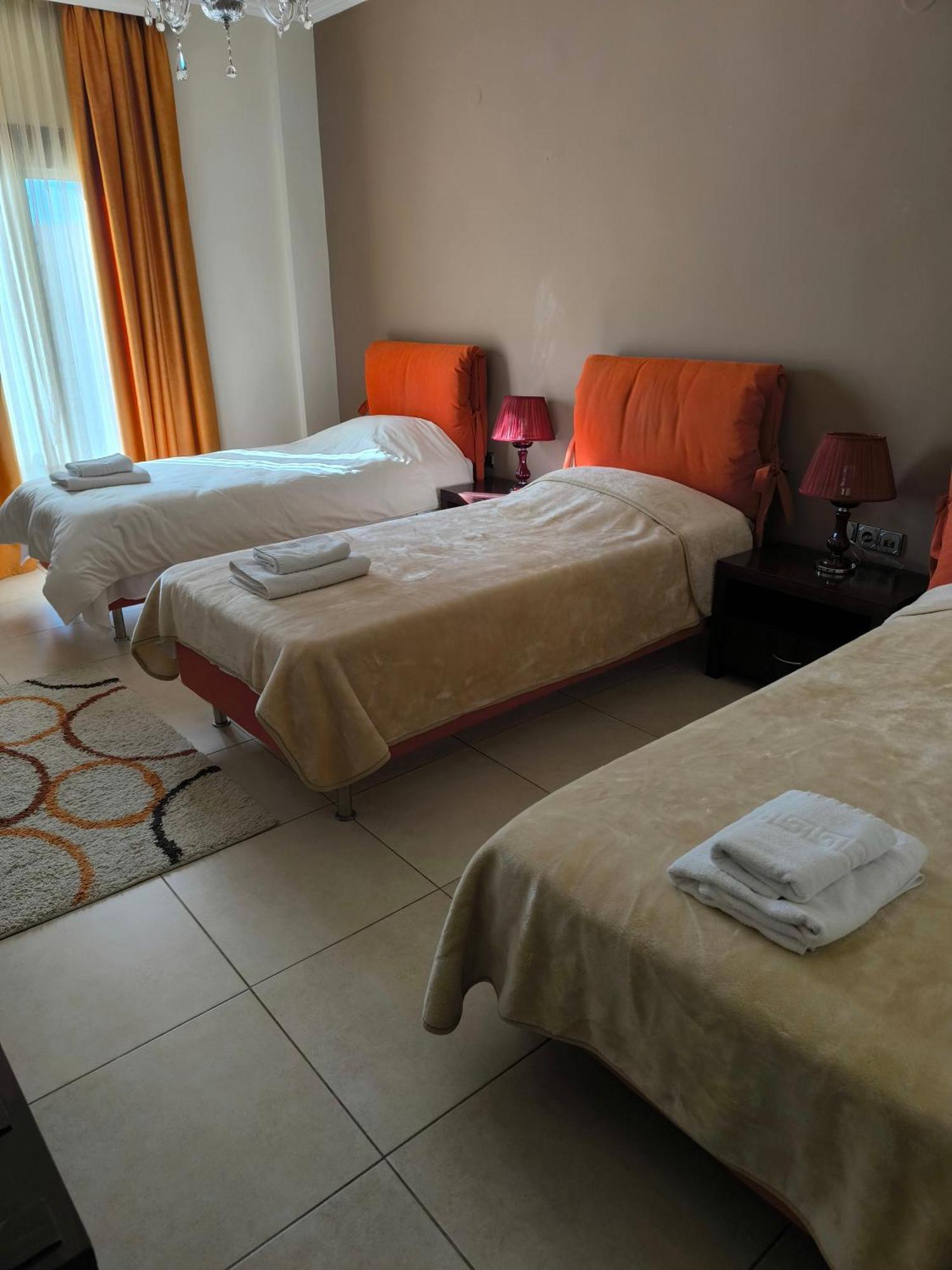 סימוולי Faraggi Hotel מראה חיצוני תמונה