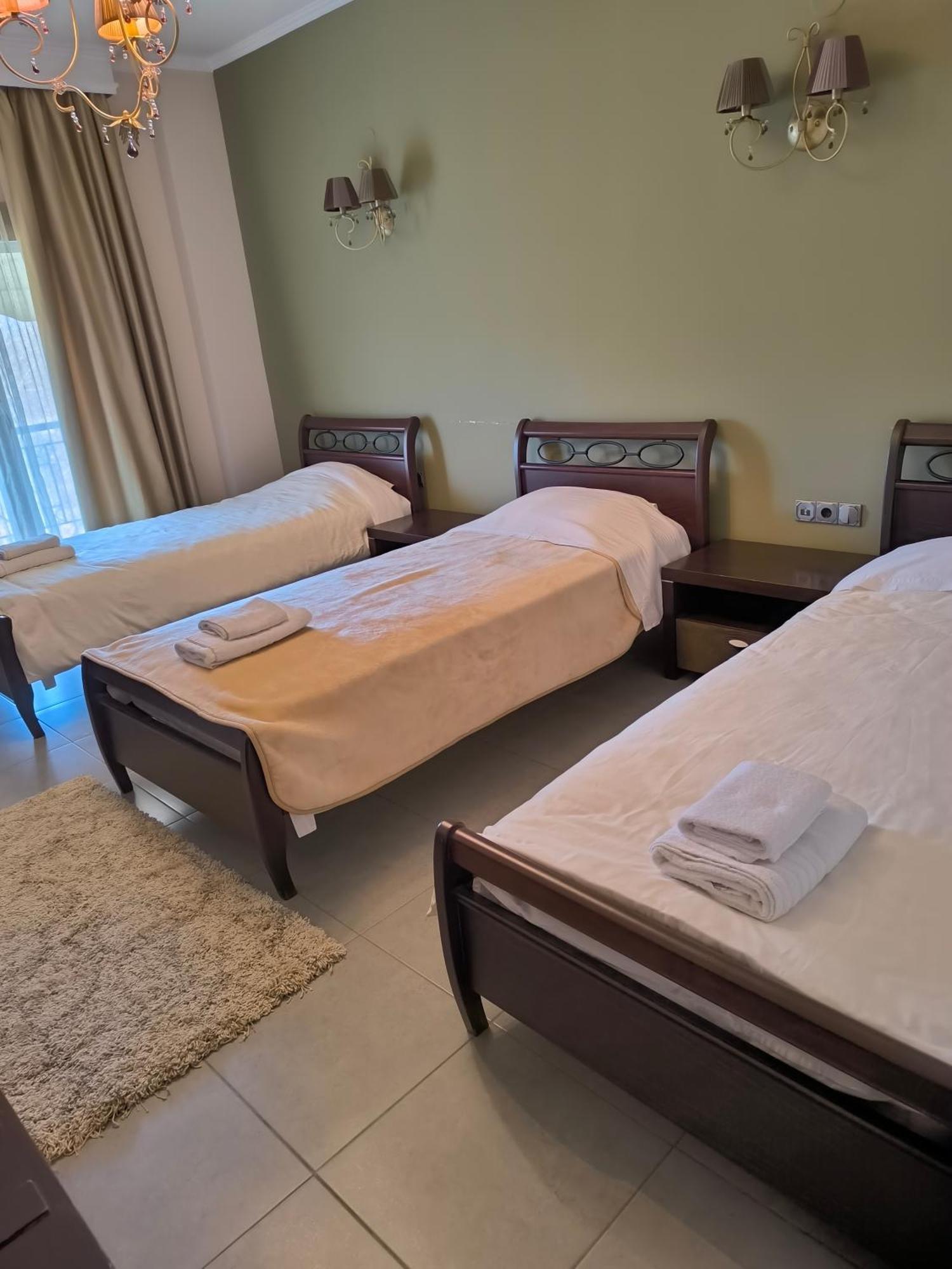 סימוולי Faraggi Hotel מראה חיצוני תמונה
