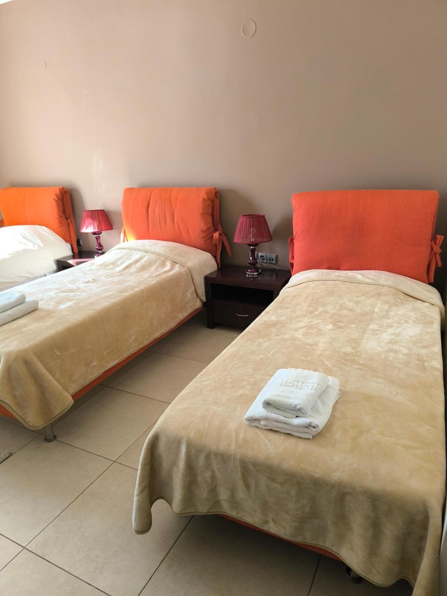 סימוולי Faraggi Hotel מראה חיצוני תמונה
