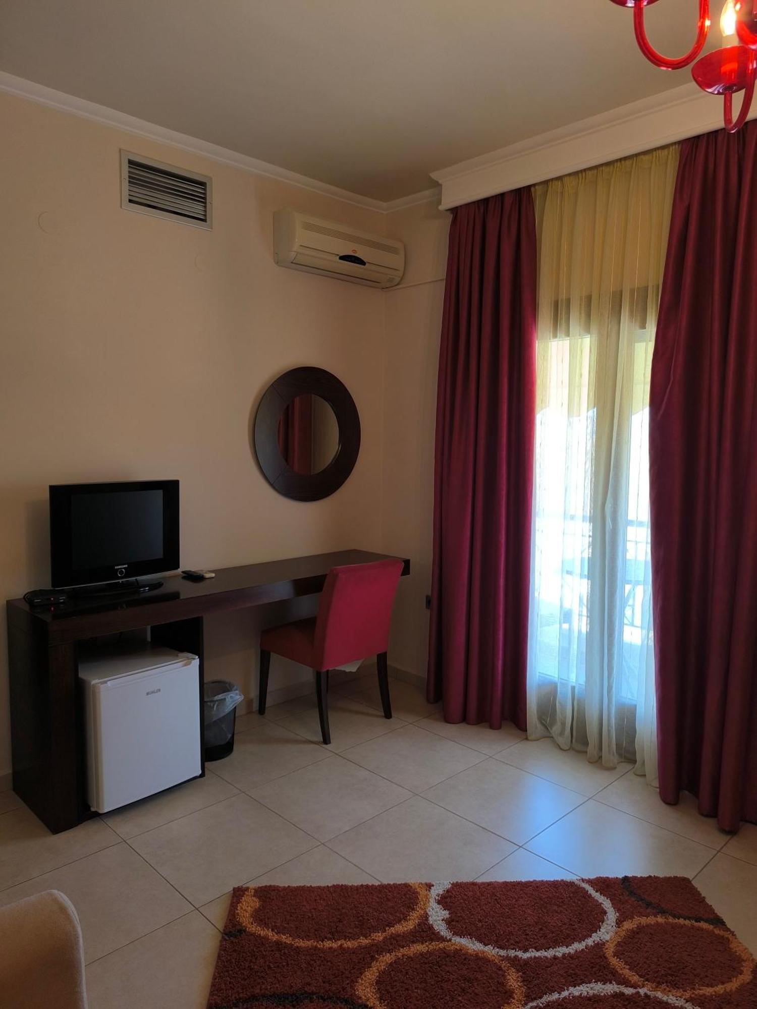 סימוולי Faraggi Hotel מראה חיצוני תמונה
